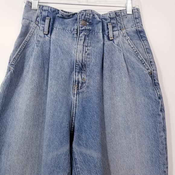 Abercrombie & Fitch High Waisted Paper Bag Waist A&F Mom Jeans Frayed Hem - Picture 10 of 12